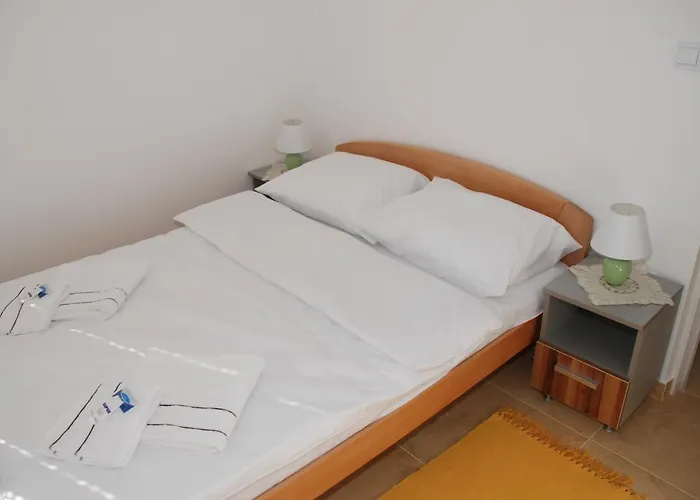 Simic Srebrno Jezero 아파트